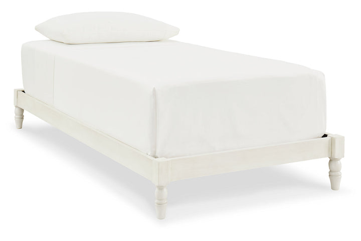 Tannally Bedroom - Master Upholstered Beds