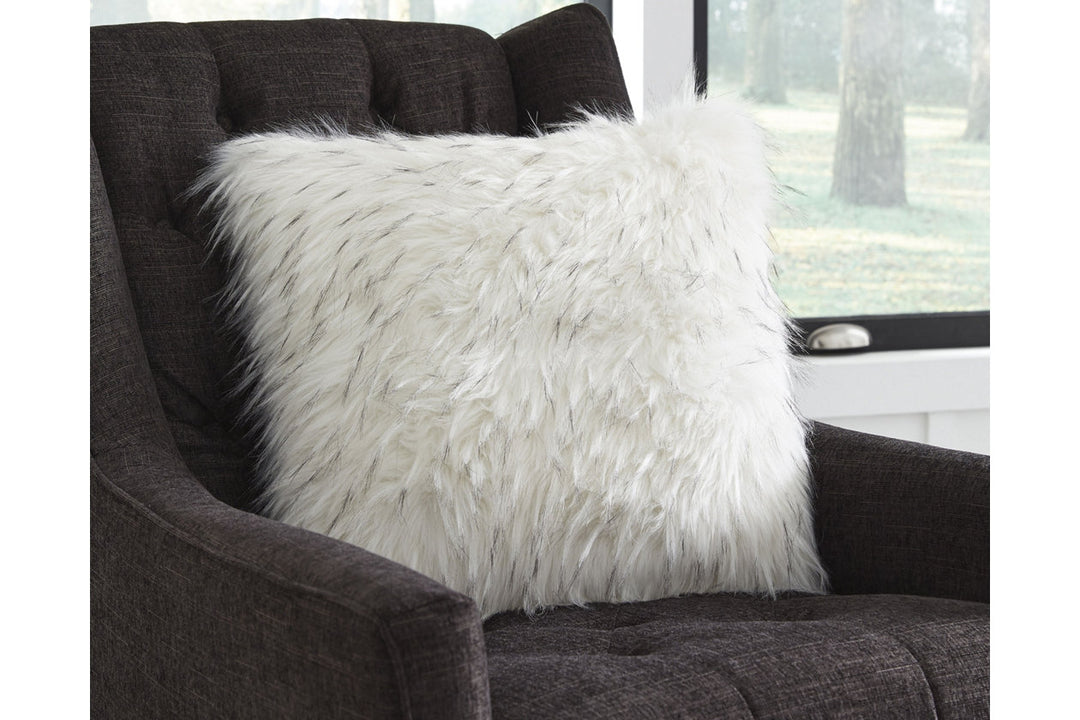  Calisa Pillows - Living Room Basic Textiles